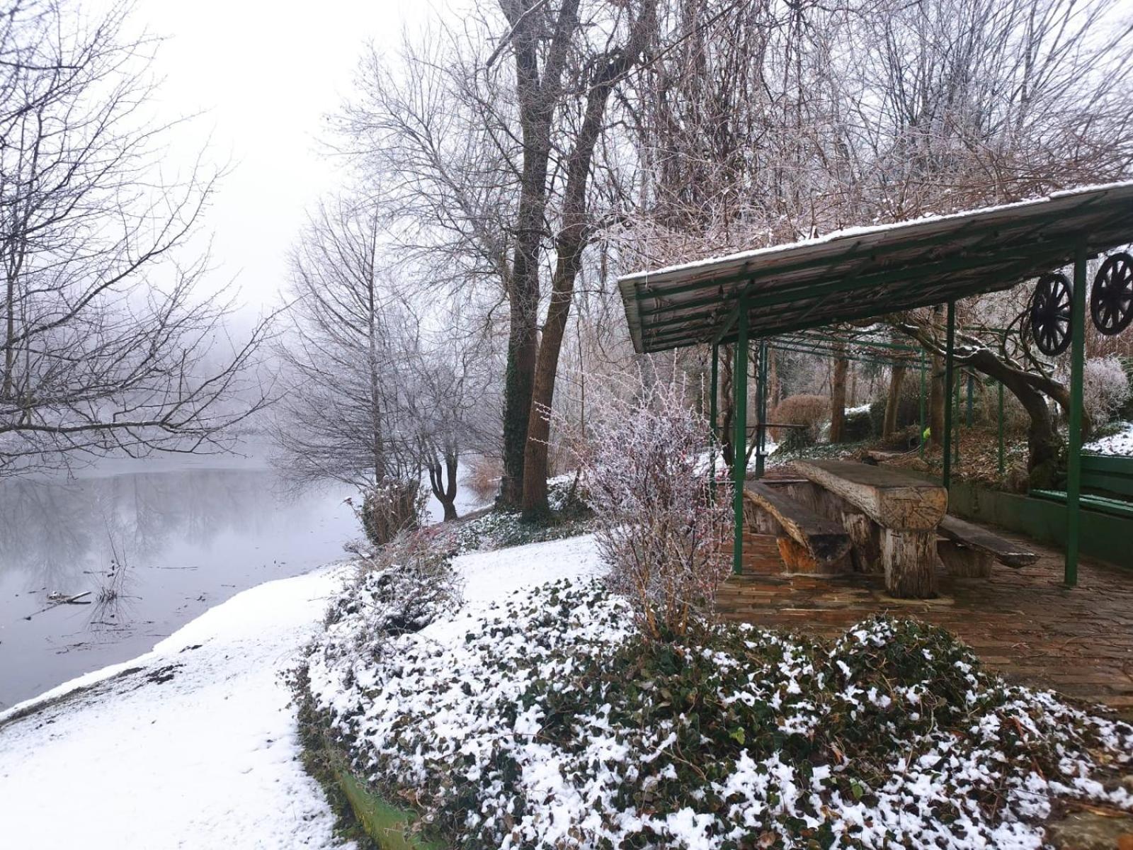 Rajski Vrt - Lake House - Paradise Garden Sisak Bagian luar foto